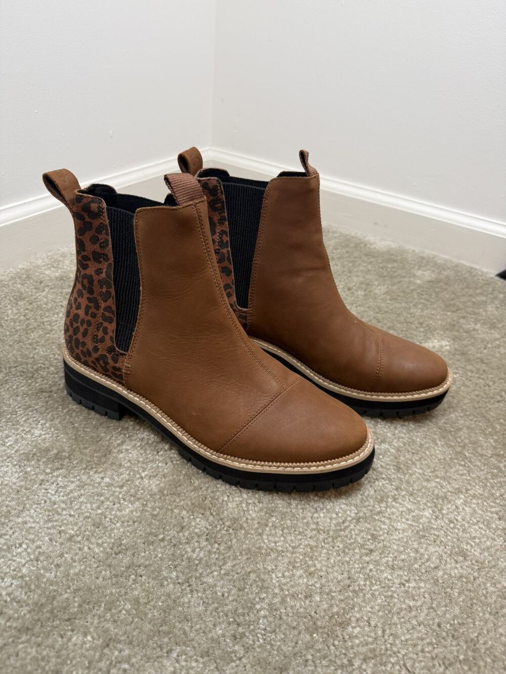 TOMS Dakota Pull On Womens Brown Casual Boots Size 9.5 Cheetah Print Fall